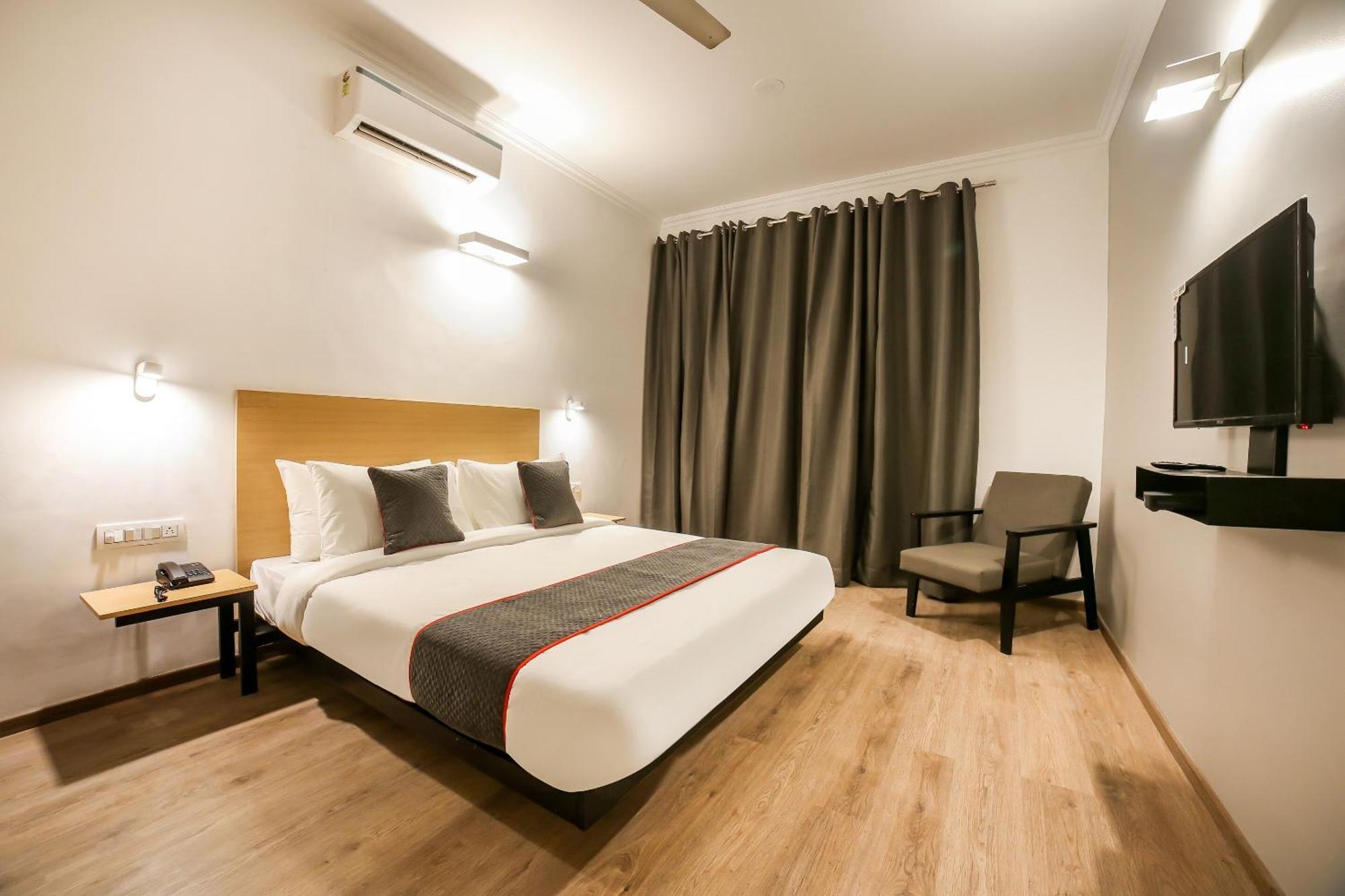 Townhouse 330 Dlf Phase-2 Near Leisure Valley Park Gurgaon Exterior foto